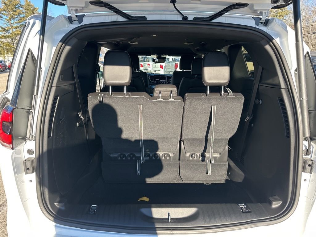 New 2026 Chrysler Pacifica Select AWD/4WD image 23