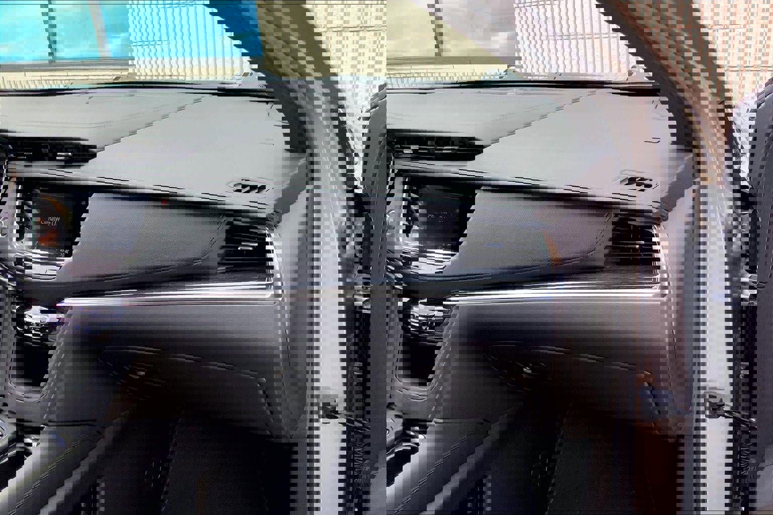 Certified 2025 Cadillac XT5 Premium Luxury image 16