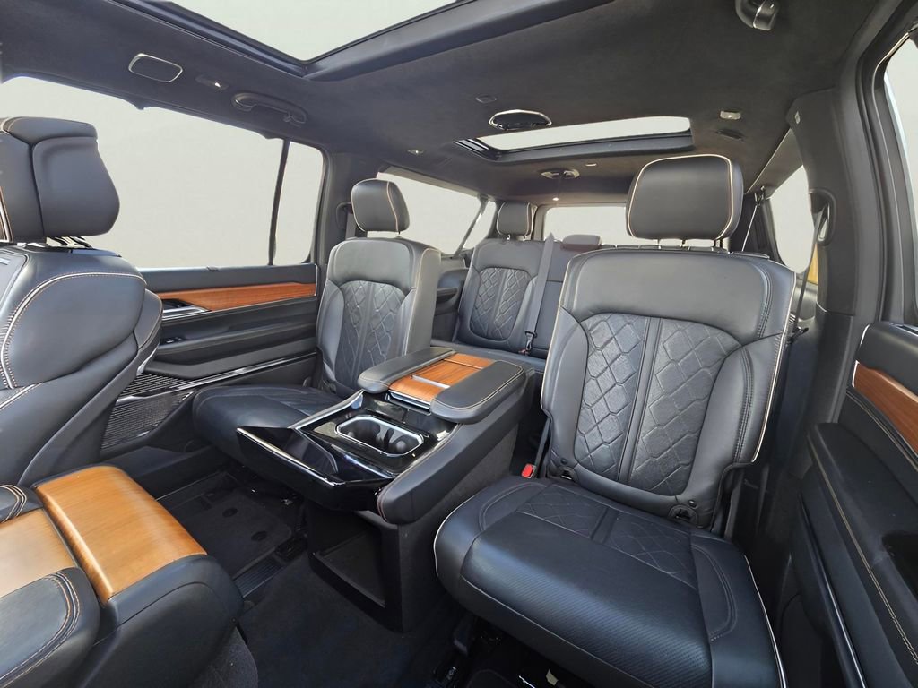 Used 2024 Jeep Grand Wagoneer L Series III AWD/4WD image 17