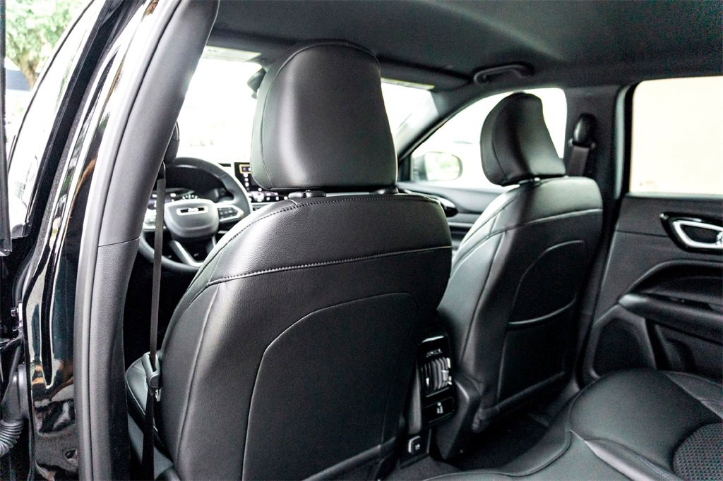 New 2026 Jeep Compass Latitude image 21