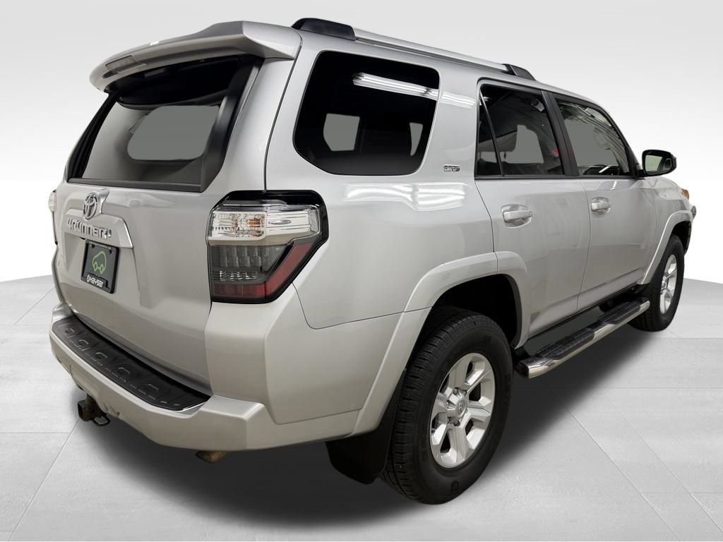 Used 2020 Toyota 4Runner SR5 AWD/4WD image 10