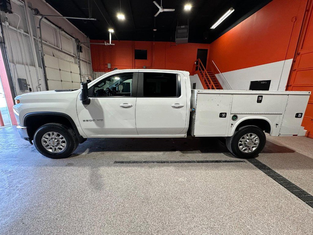 Used 2022 Chevrolet Silverado 3500 LT w/ Remote Start Package AWD/4WD image 5
