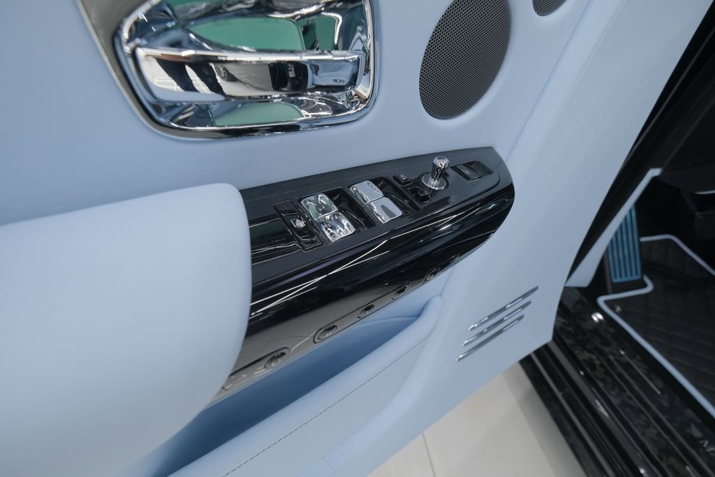 Used 2026 Rolls-Royce Phantom Sedan RWD image 71