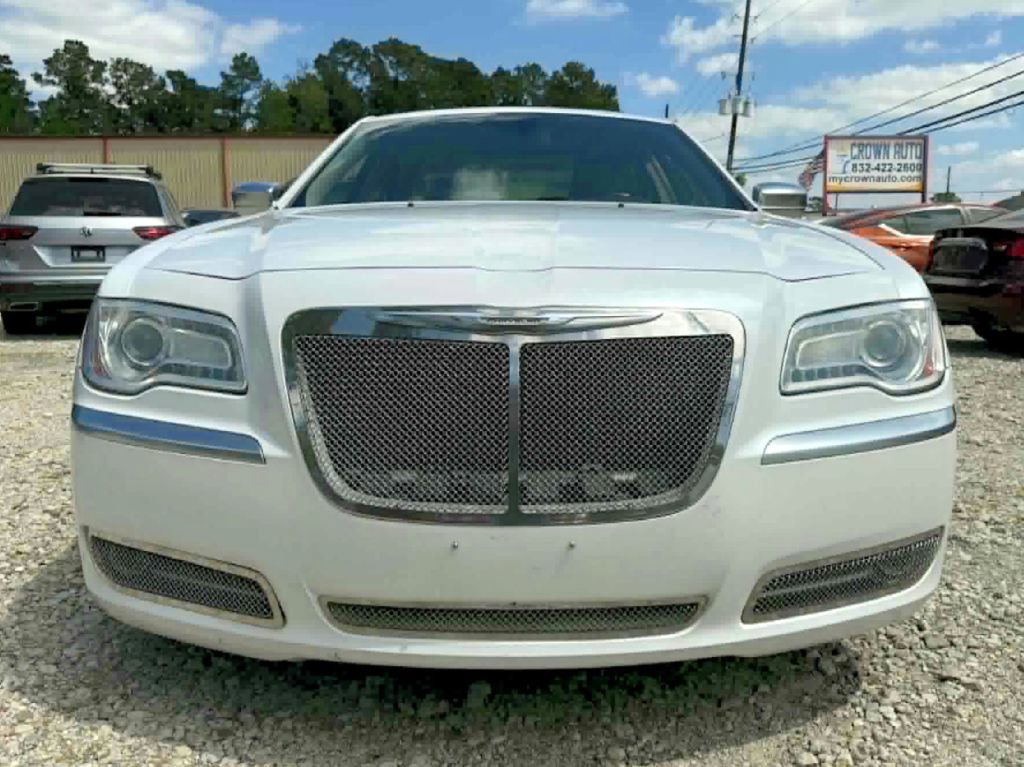 Used 2012 Chrysler 300 C Luxury Series image 2