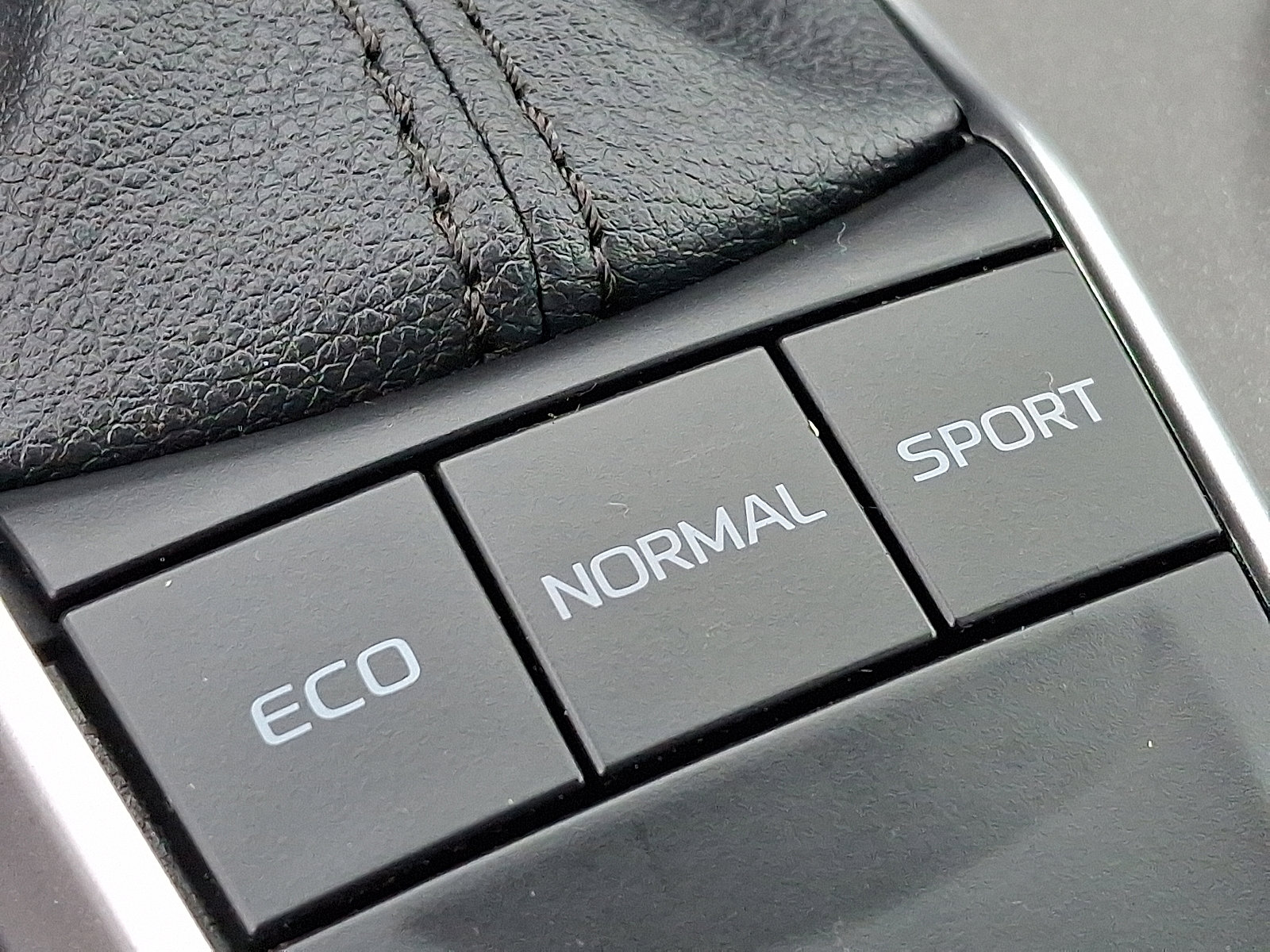 Used 2023 Toyota Camry LE image 24