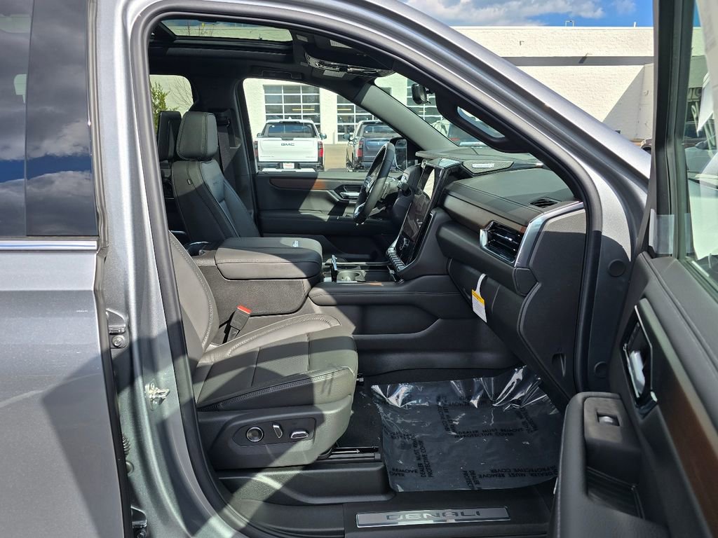 New 2026 GMC Yukon XL Denali image 37