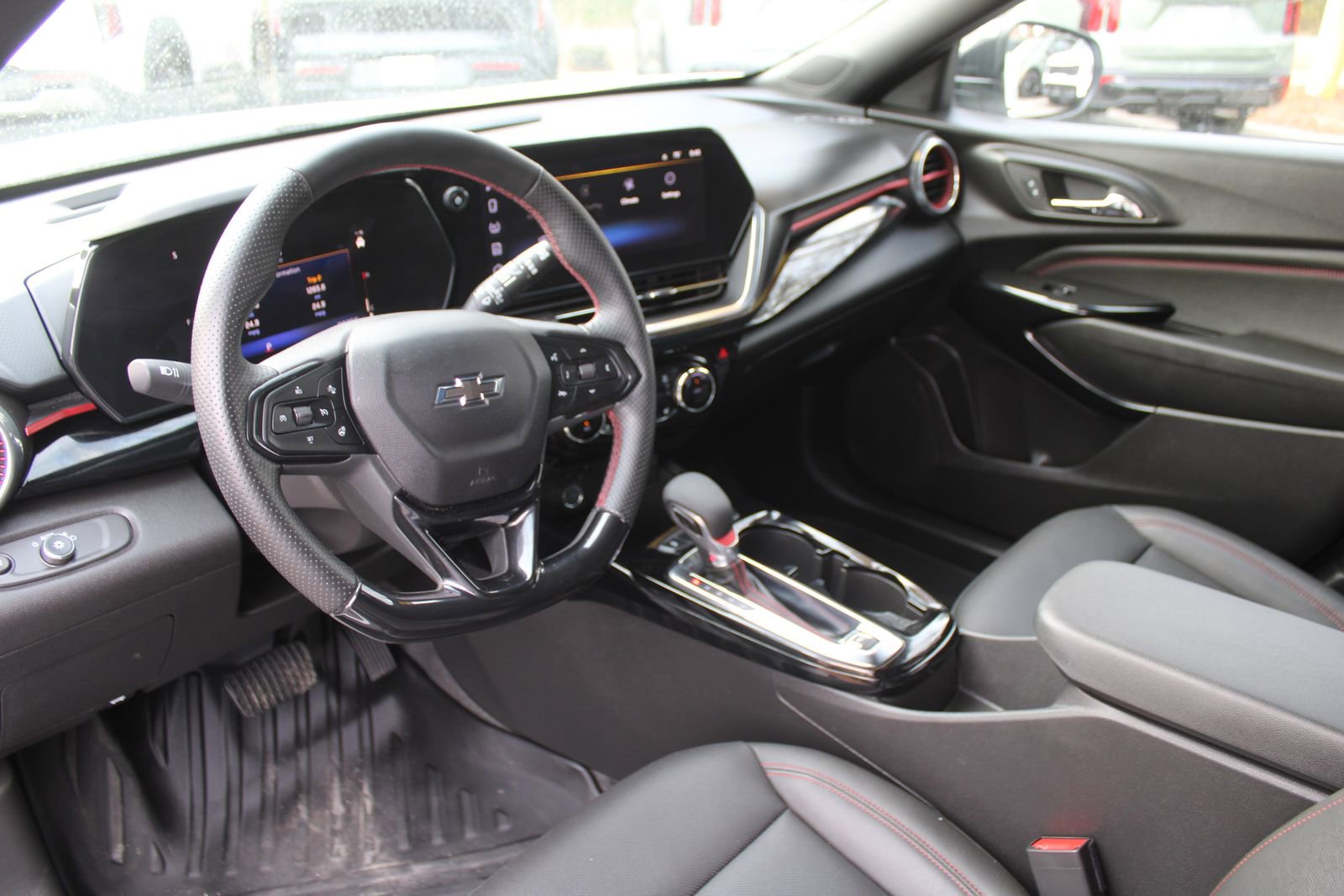 Used 2024 Chevrolet Trax RS image 22