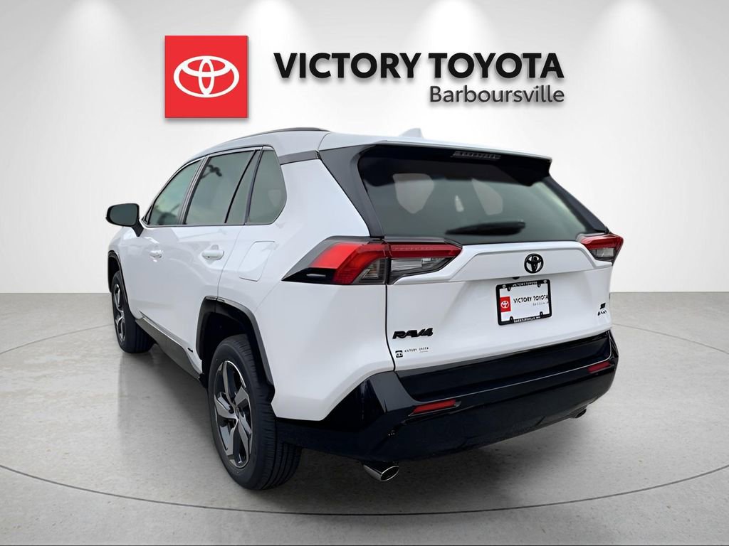 New 2025 Toyota RAV4 SE image 6