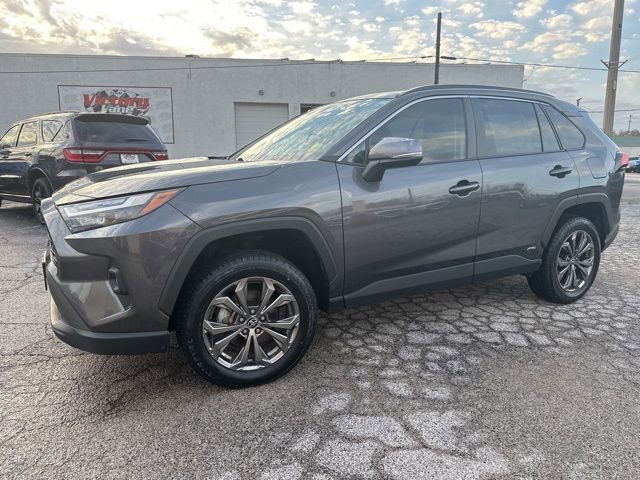 Used 2022 Toyota RAV4 XLE Premium image 1