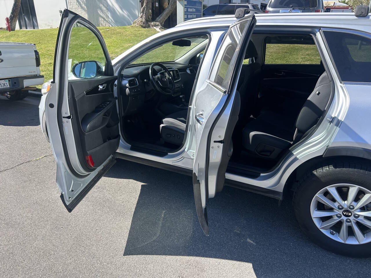 Used 2019 Kia Sorento FWD V6 w/ LX V6 Convenience Package image 5