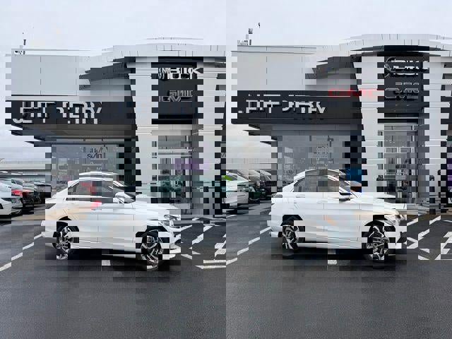 Used 2018 Mercedes-Benz C 300 4MATIC Sedan image 1