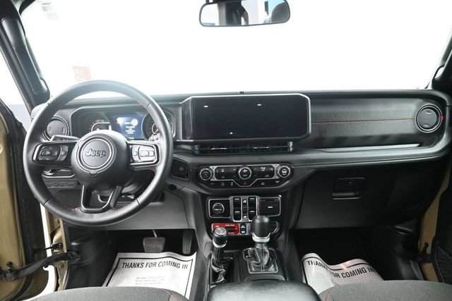 Used 2025 Jeep Wrangler Unlimited Rubicon AWD/4WD image 29