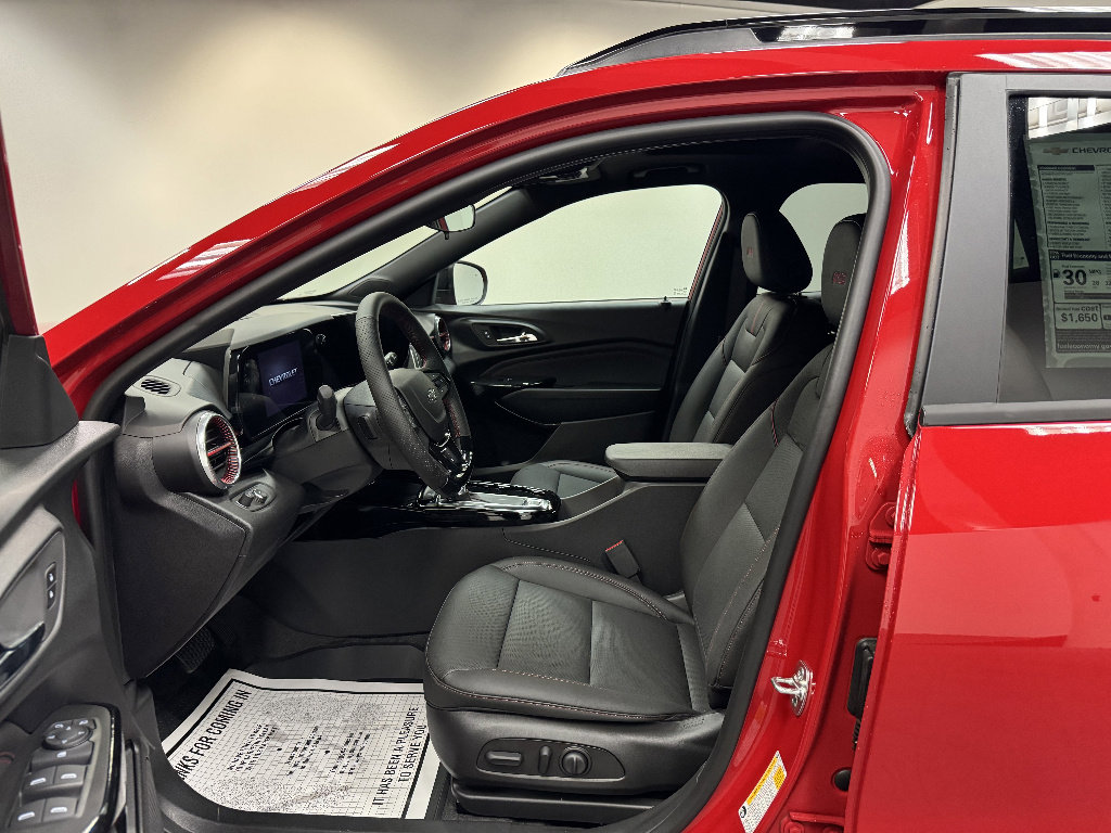 New 2026 Chevrolet Trax RS w/ Sunroof Package FWD image 22