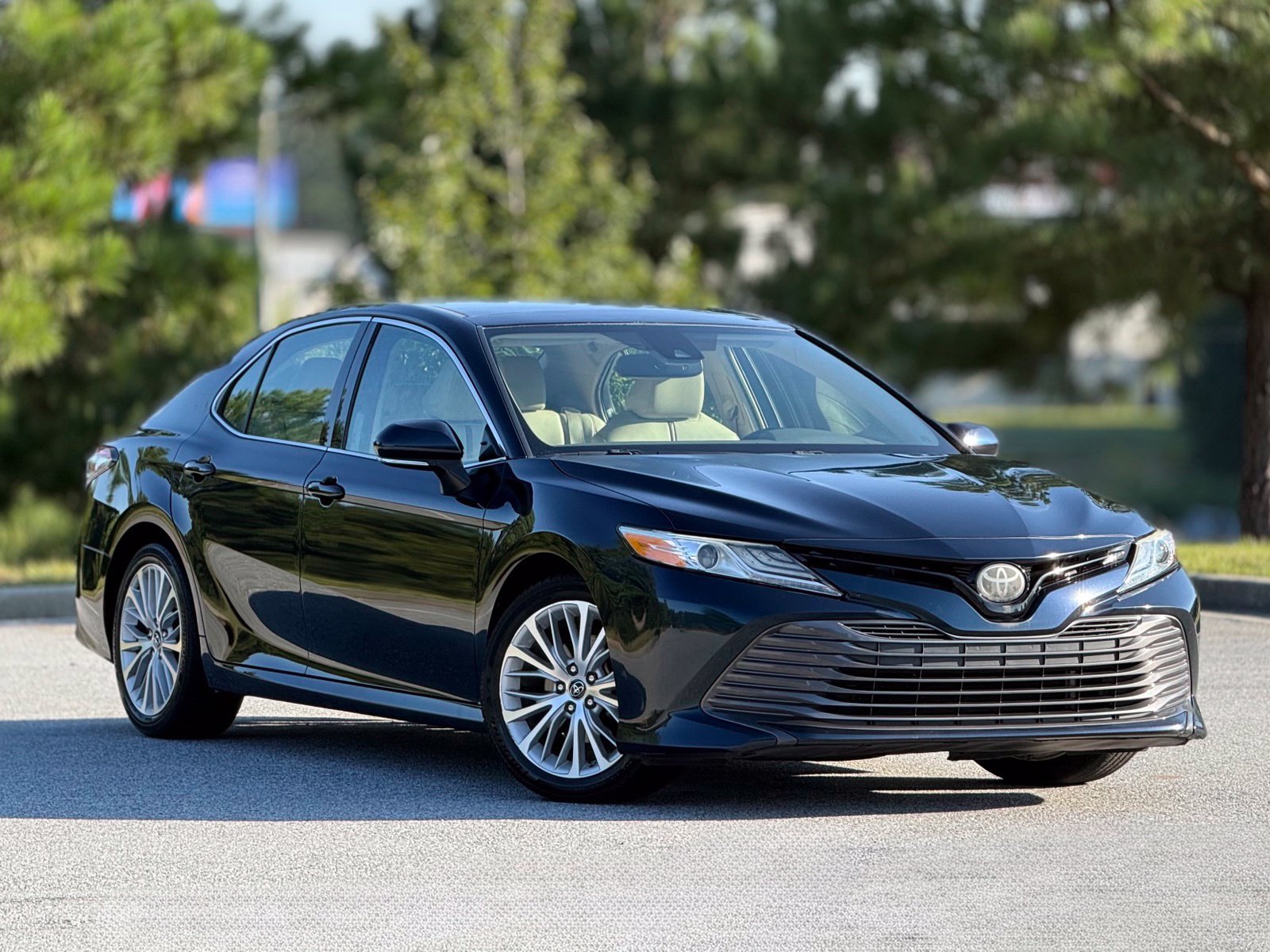 Used 2019 Toyota Camry XLE w/ Carpet Mat Package FWD image 13