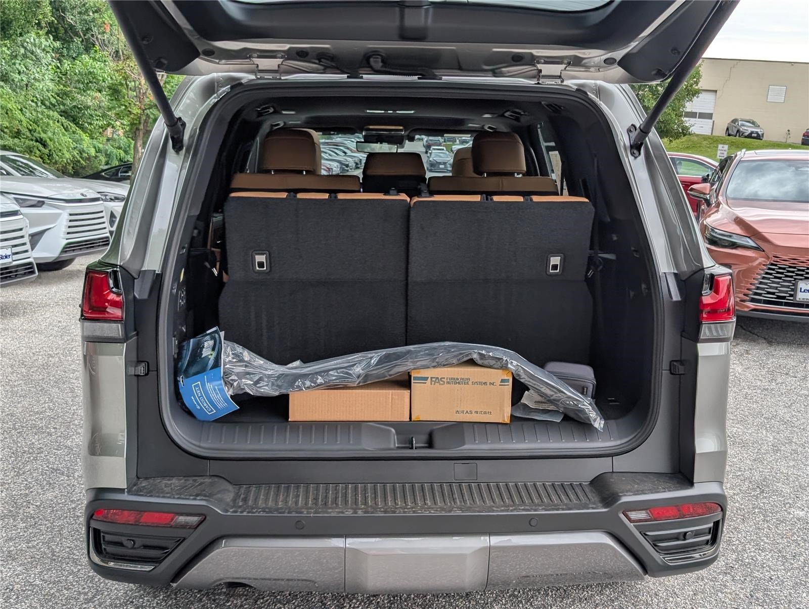 New 2026 Lexus LX 600 4WD w/ Appearance Package image 10