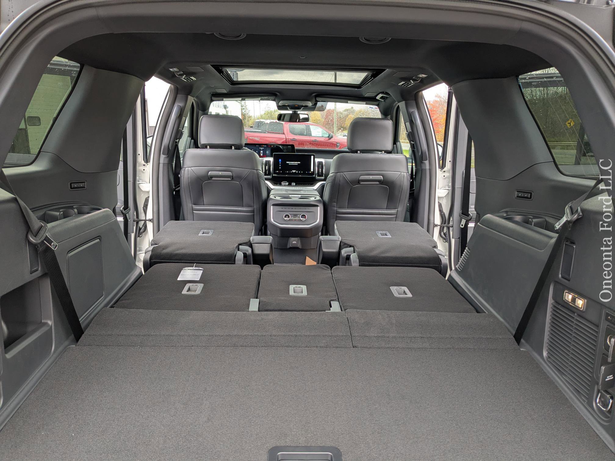 New 2025 Ford Expedition Platinum image 18