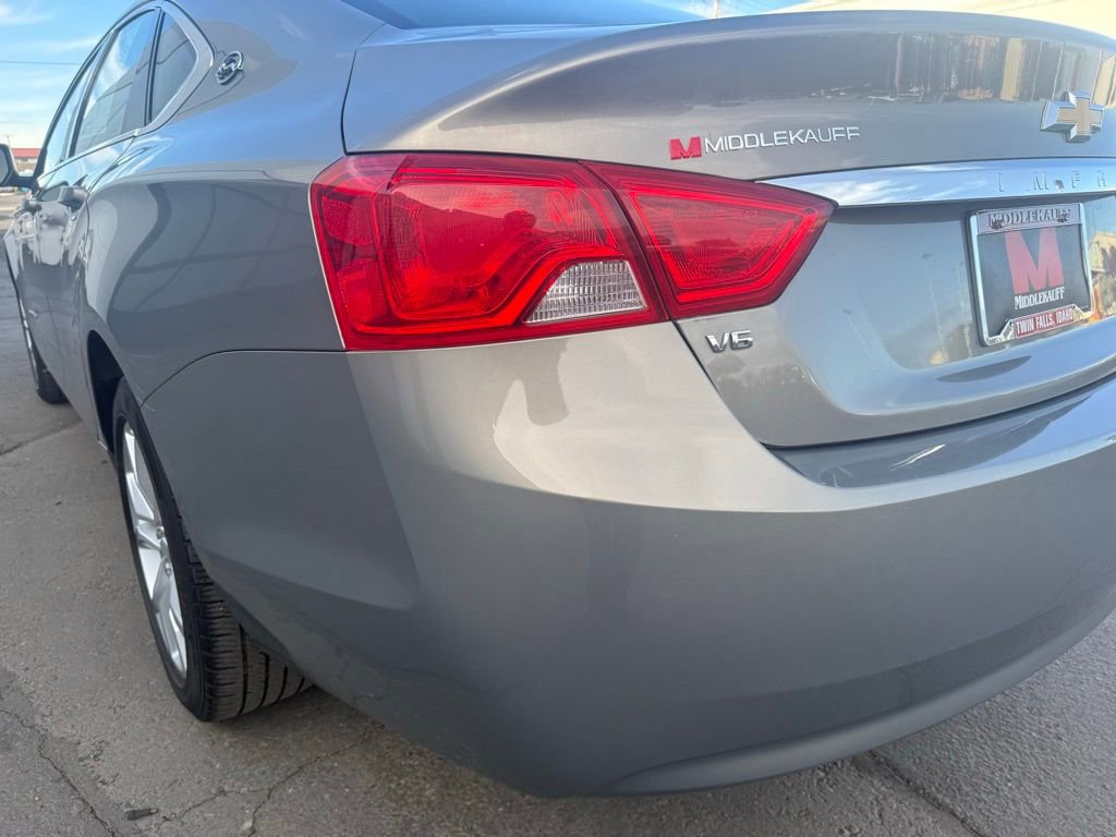 Used 2017 Chevrolet Impala LT FWD image 12