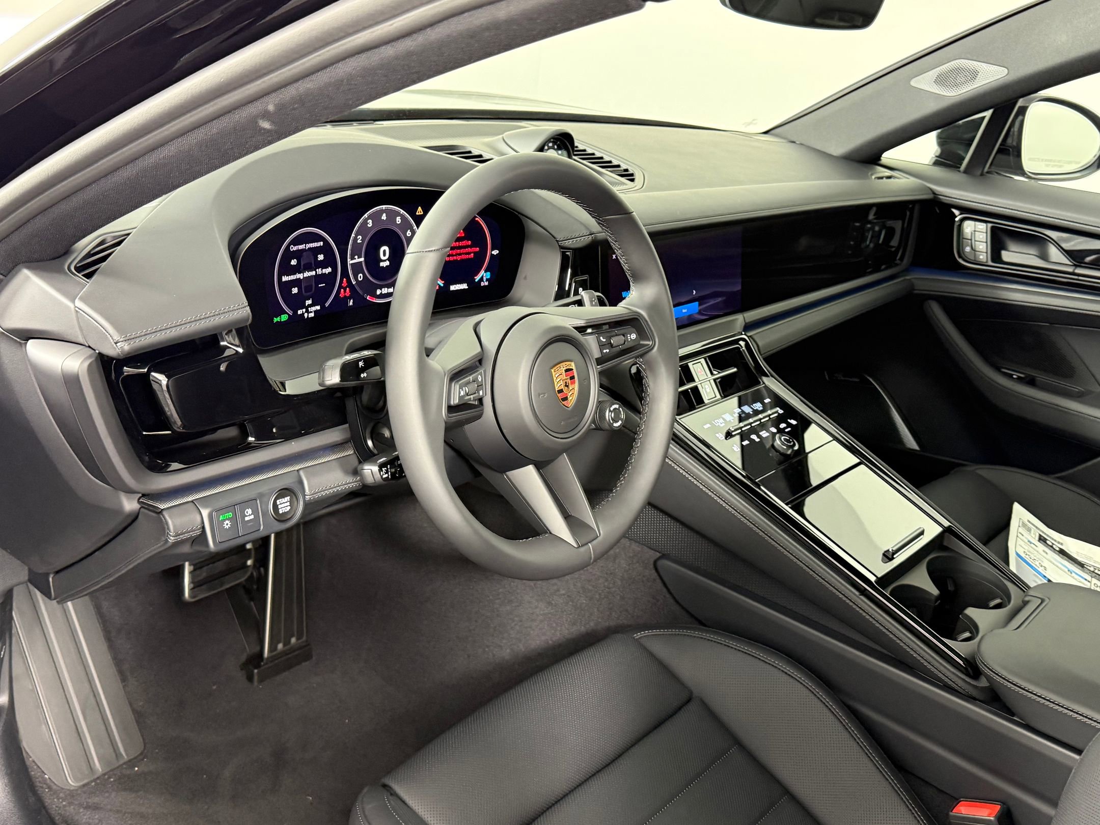 New 2026 Porsche Panamera 4 image 4