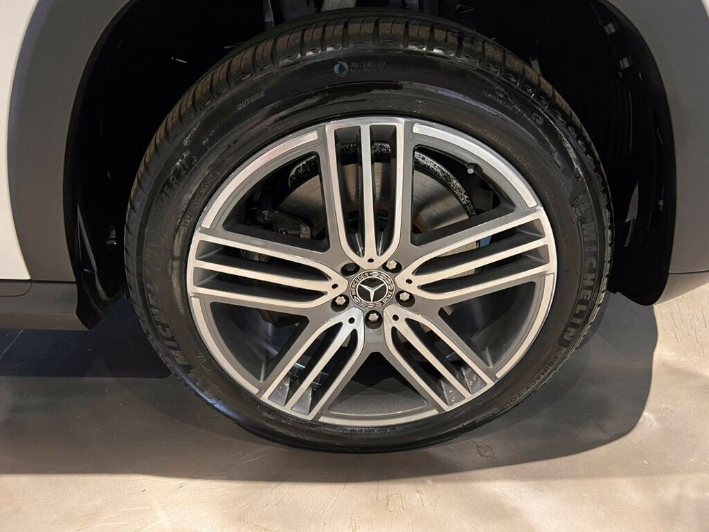 Used 2024 Mercedes-Benz GLS 450 4MATIC image 13