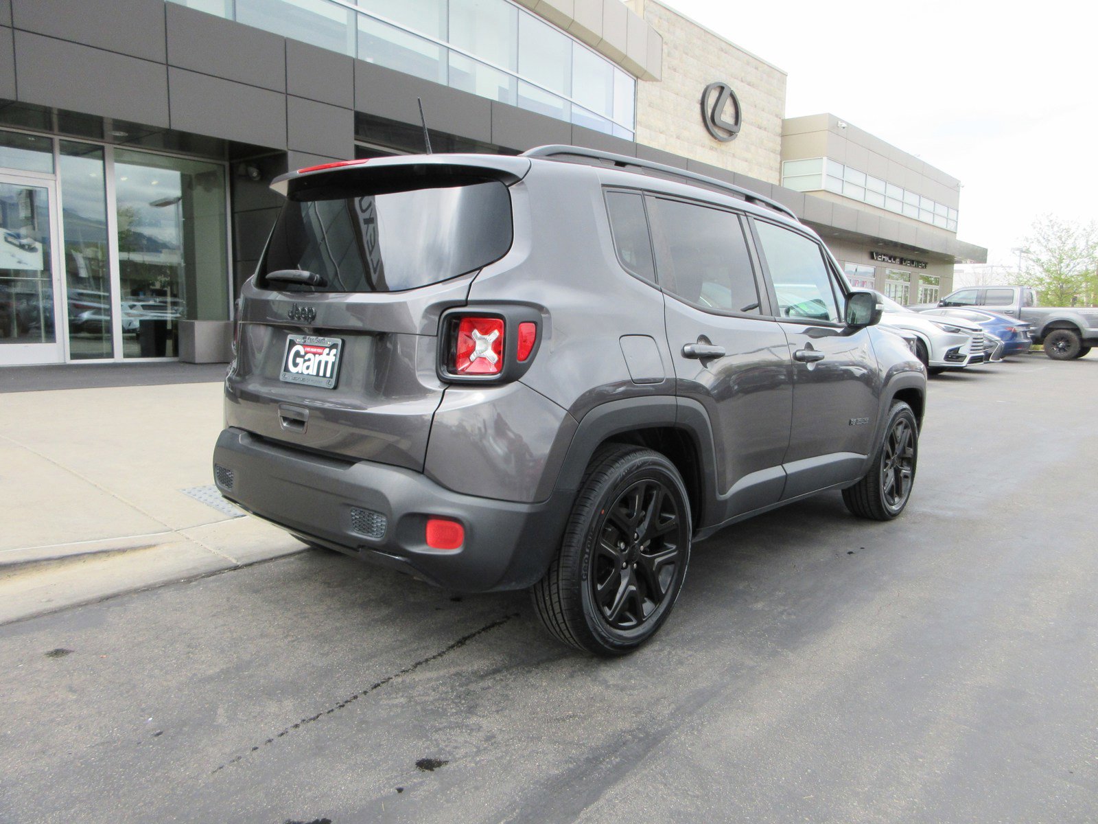 Used 2018 Jeep Renegade Altitude w/ UConnect 8.4 Nav Group FWD image 10