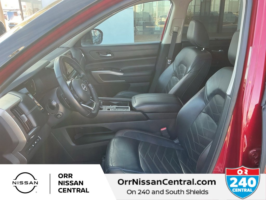 Used 2022 Nissan Pathfinder Platinum w/ Cargo Package image 17
