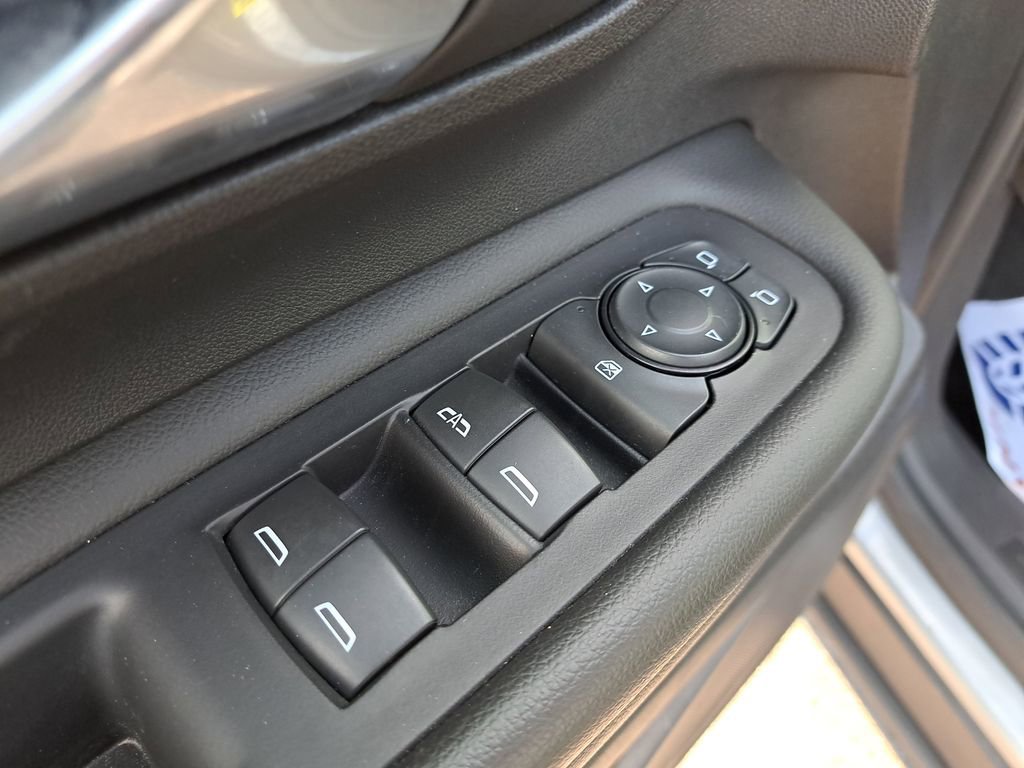 Used 2024 GMC Terrain SLT image 16