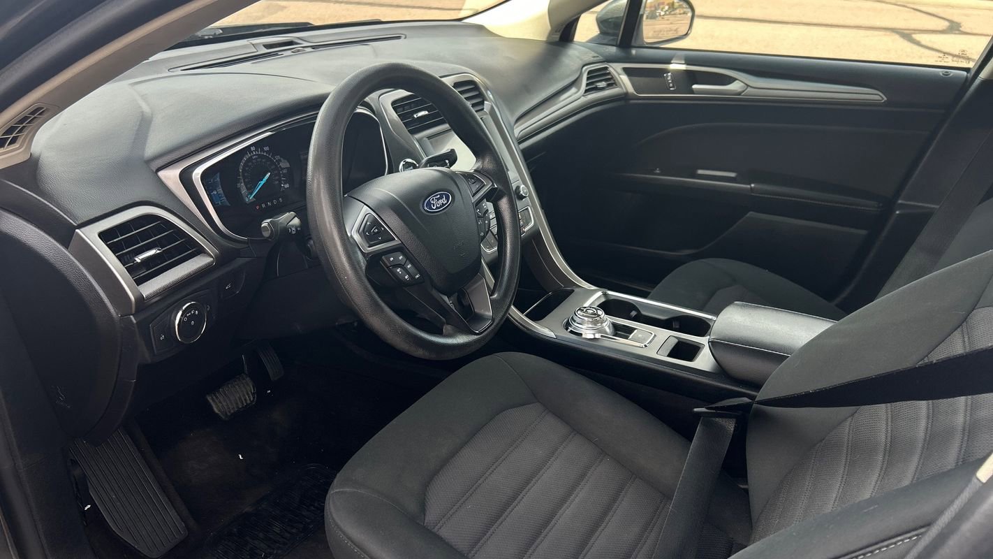 Used 2020 Ford Fusion SE AWD/4WD image 9