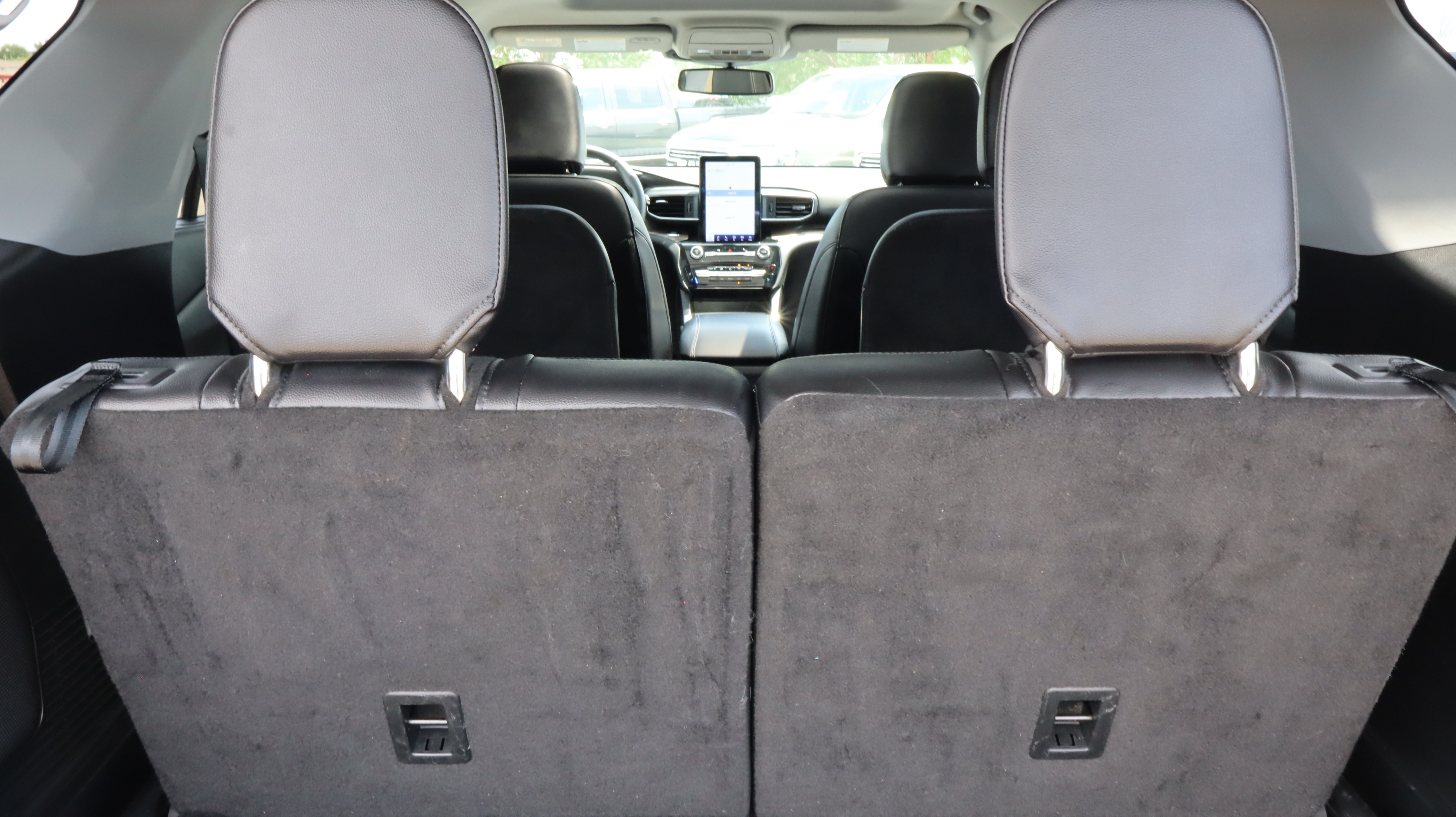 Used 2024 Ford Explorer Limited w/ Limited Technology Package AWD/4WD image 15