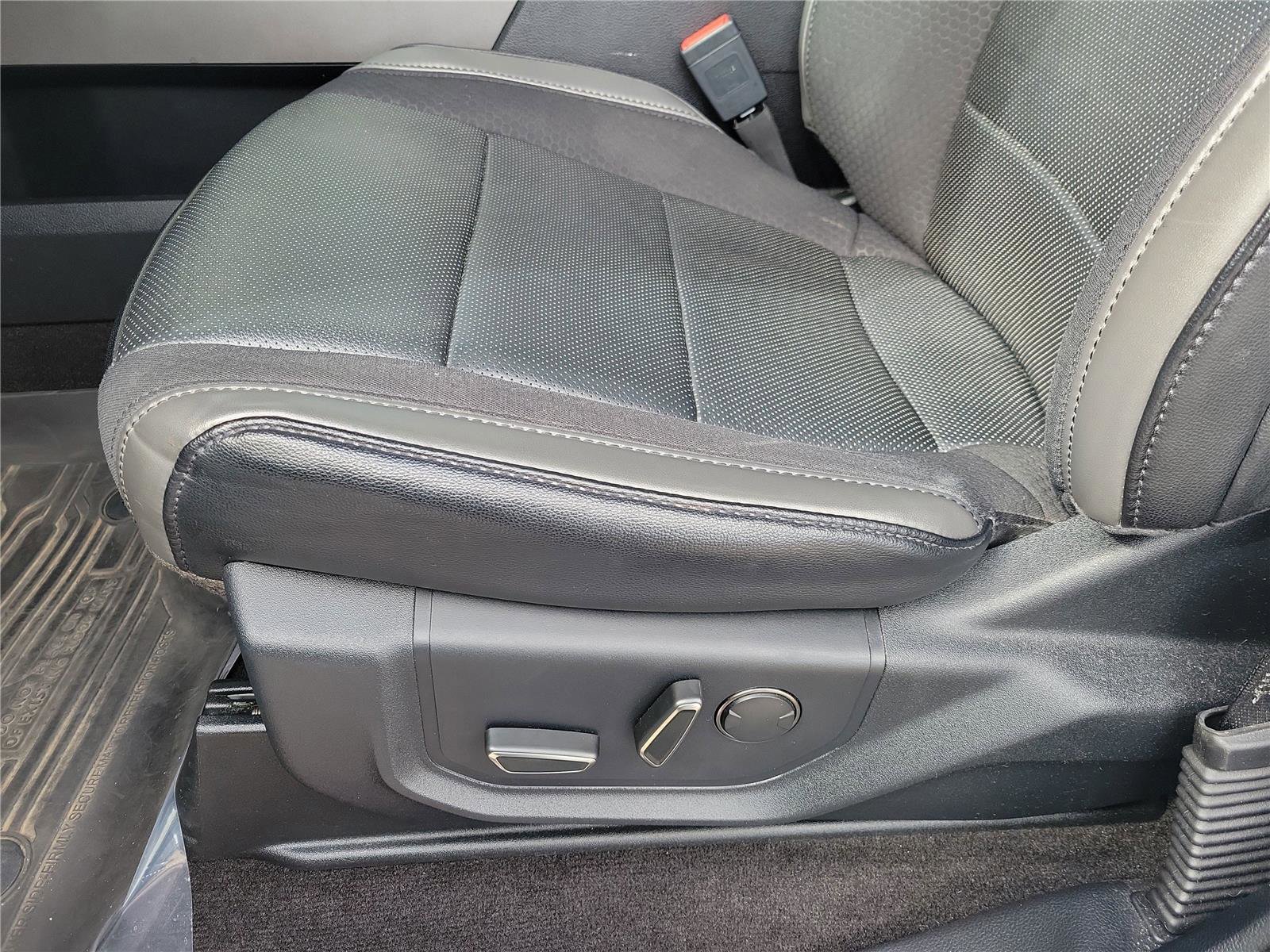 Used 2020 Ford F150 Raptor w/ Equipment Group 802A Luxury image 16