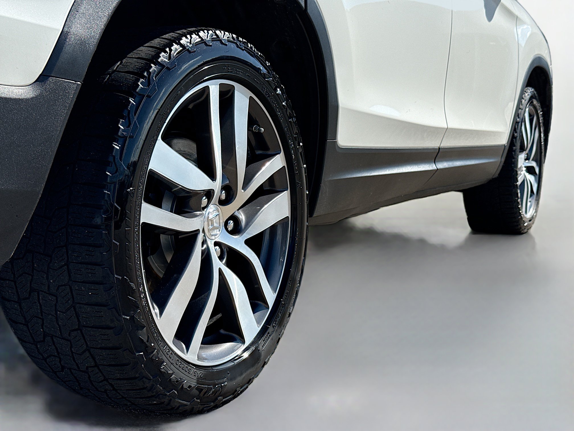 Used 2017 Honda Pilot Elite image 16