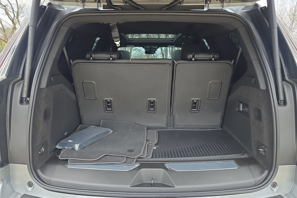 Used 2026 Cadillac Escalade Sport w/ LPO, ONYX Package image 29