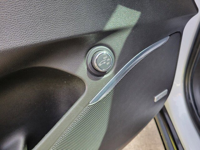 Used 2022 Buick Enclave Essence w/ Sport Touring Edition image 27