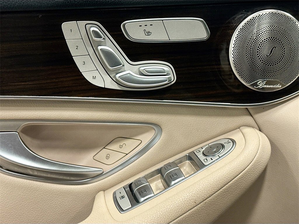 Used 2021 Mercedes-Benz GLC 300 4MATIC image 16