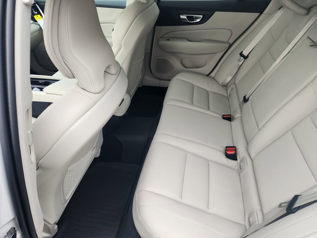 New 2026 Volvo V60 B5 Cross Country Plus w/ Protection Package Premier AWD/4WD image 11