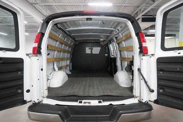 Used 2020 GMC Savana 2500 w/ Driver Convenience Package image 10