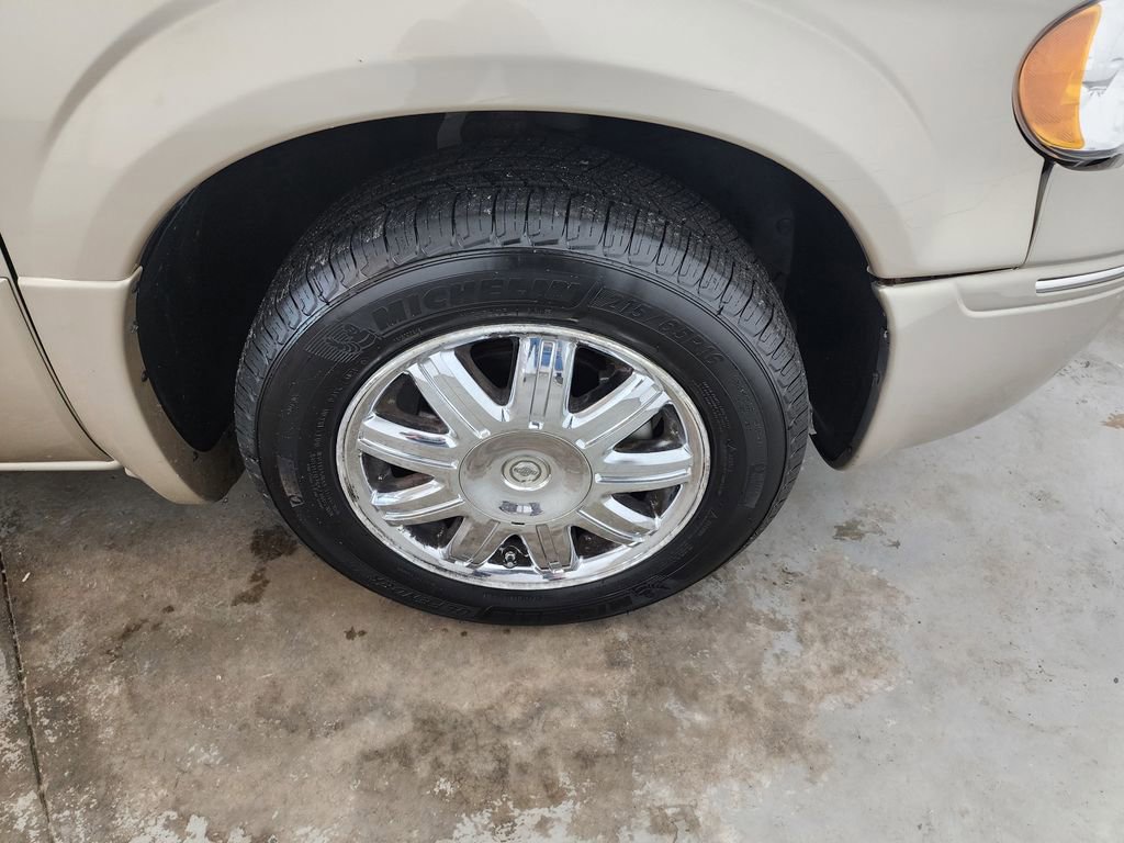 Used 2006 Chrysler Town & Country Limited w/ Trailer Tow Prep Group FWD image 36