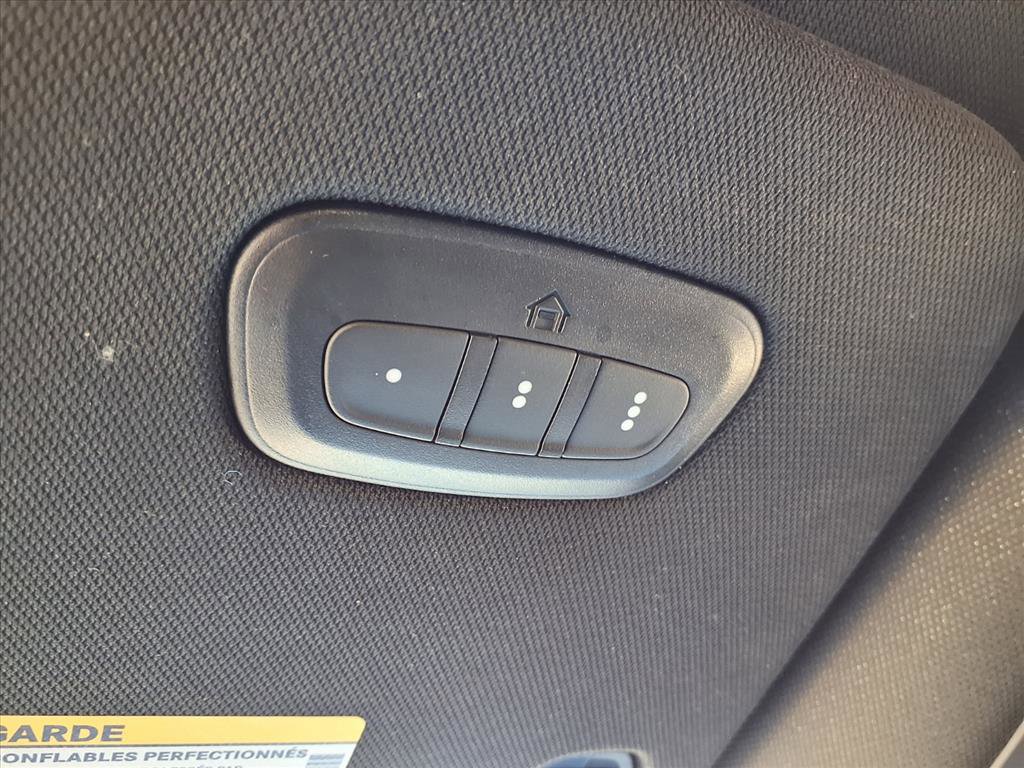 Used 2022 Jeep Wagoneer Series III w/ Rear Seat Video Group 1 image 16