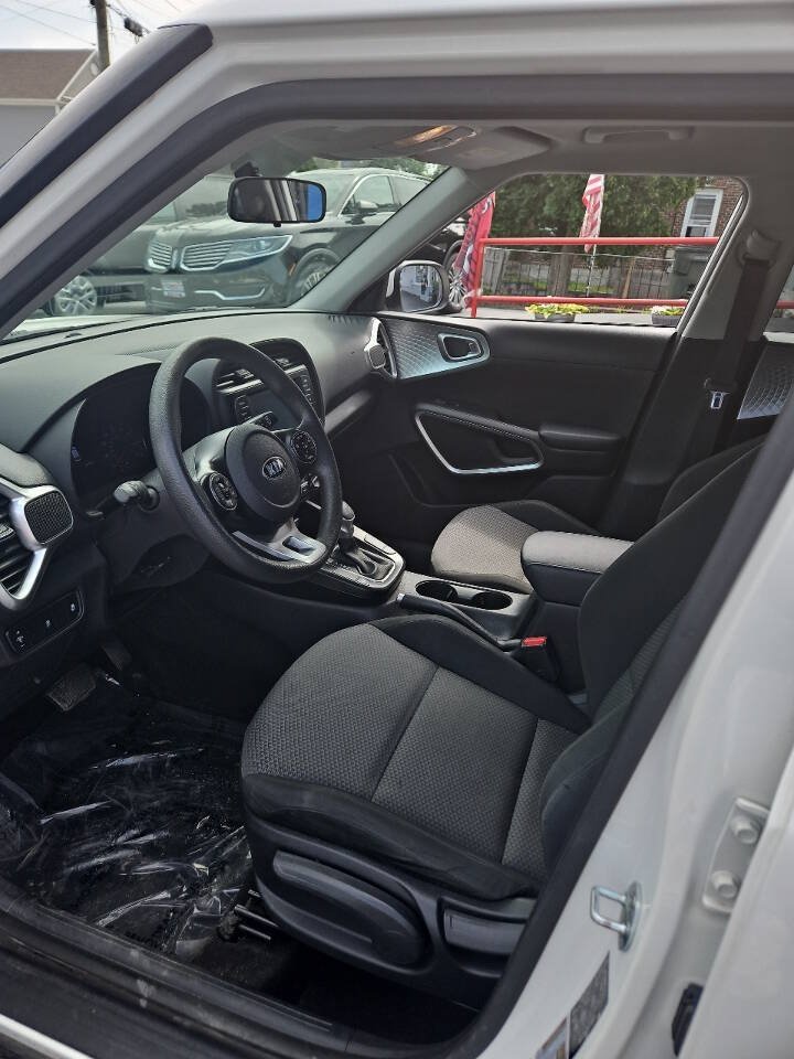 Used 2021 Kia Soul LX FWD image 13