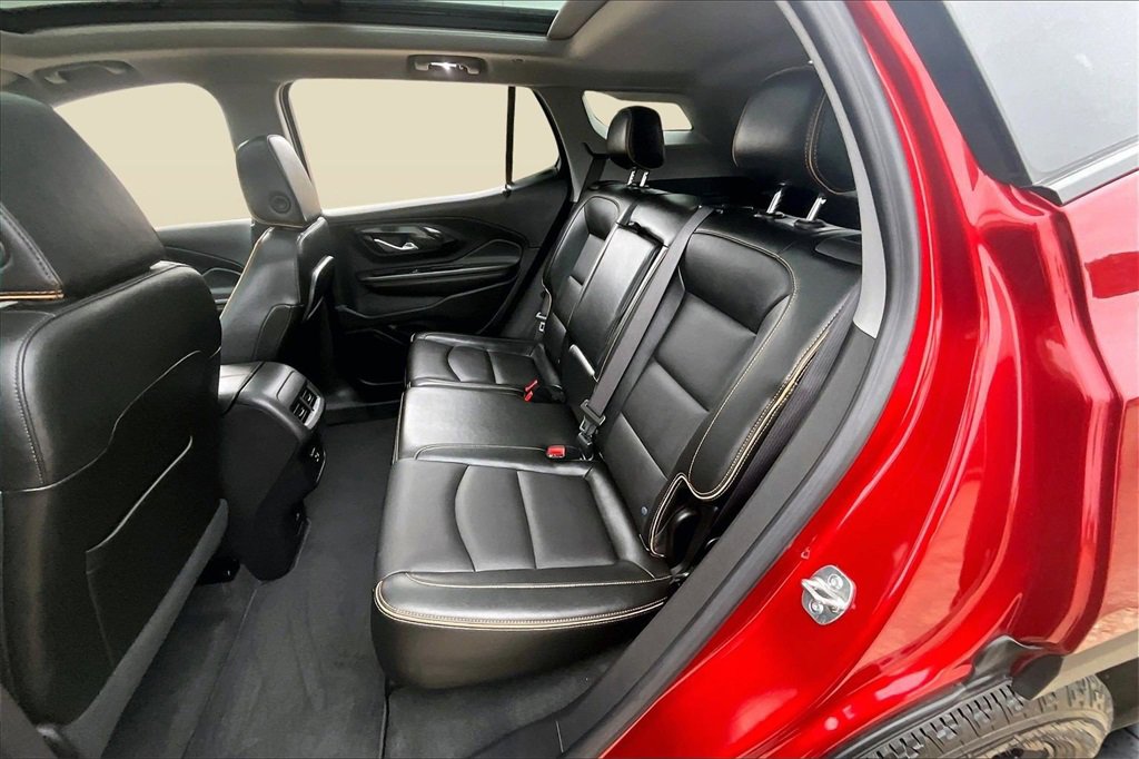 Used 2024 GMC Terrain AT4 w/ Infotainment Package II image 28
