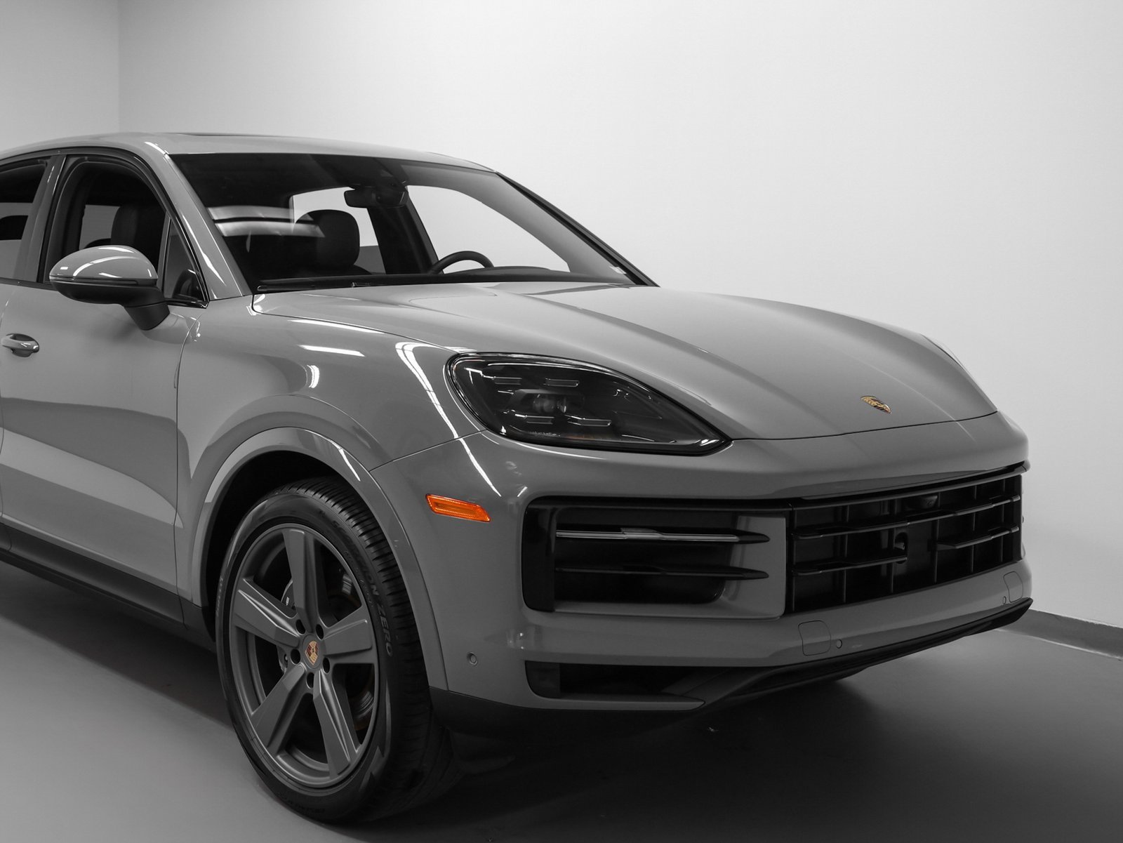 Used 2025 Porsche Cayenne image 9
