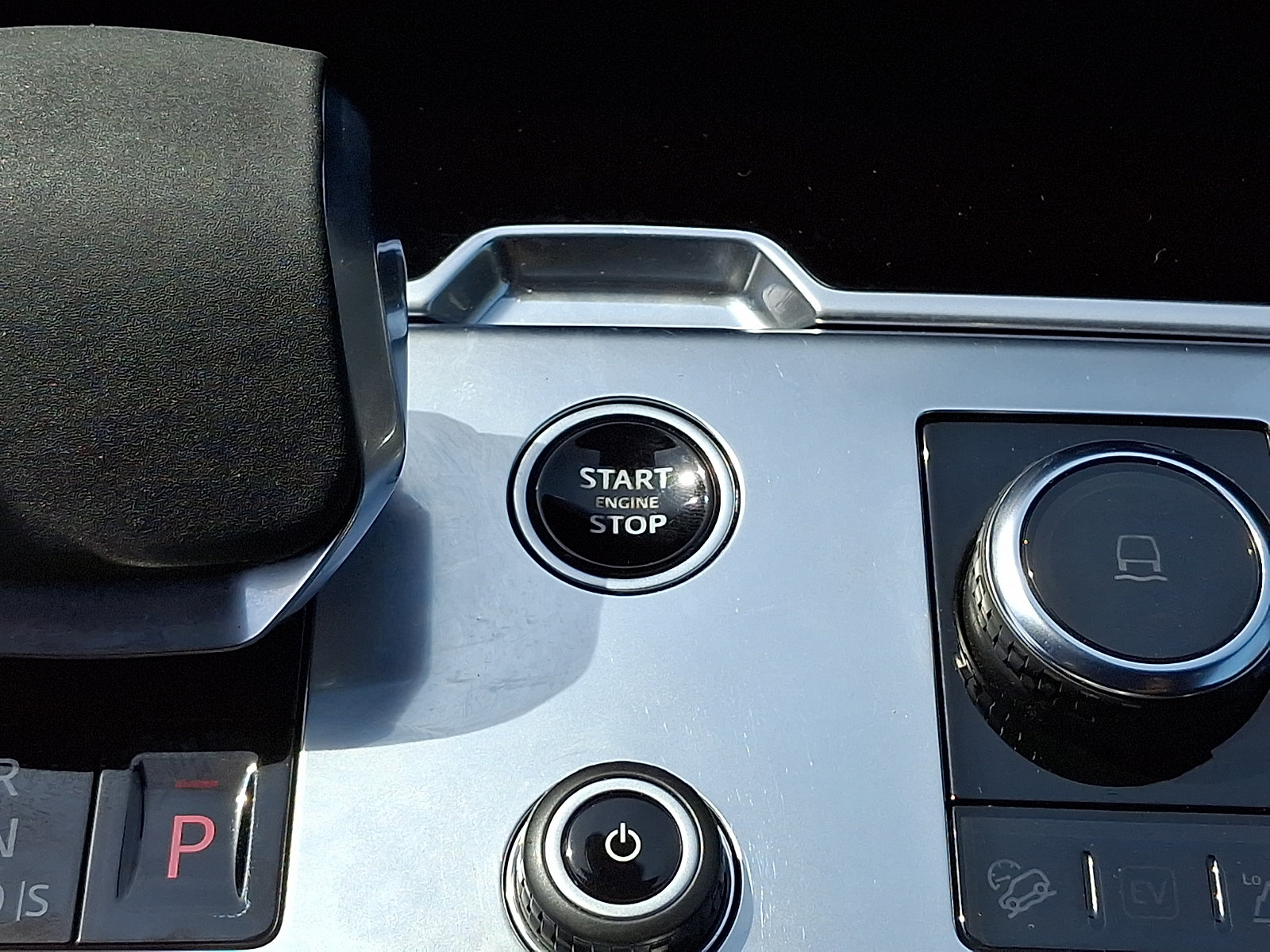 Used 2023 Land Rover Range Rover SE AWD/4WD image 25