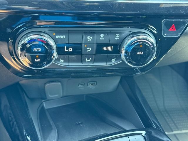New 2026 Chevrolet Trax RS w/ Sunroof Package FWD image 15