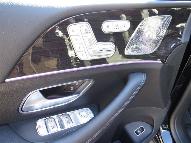 Used 2023 Mercedes-Benz GLS 450 4MATIC image 8