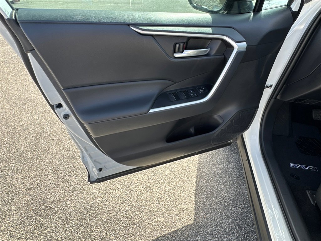 Used 2024 Toyota RAV4 XLE image 10