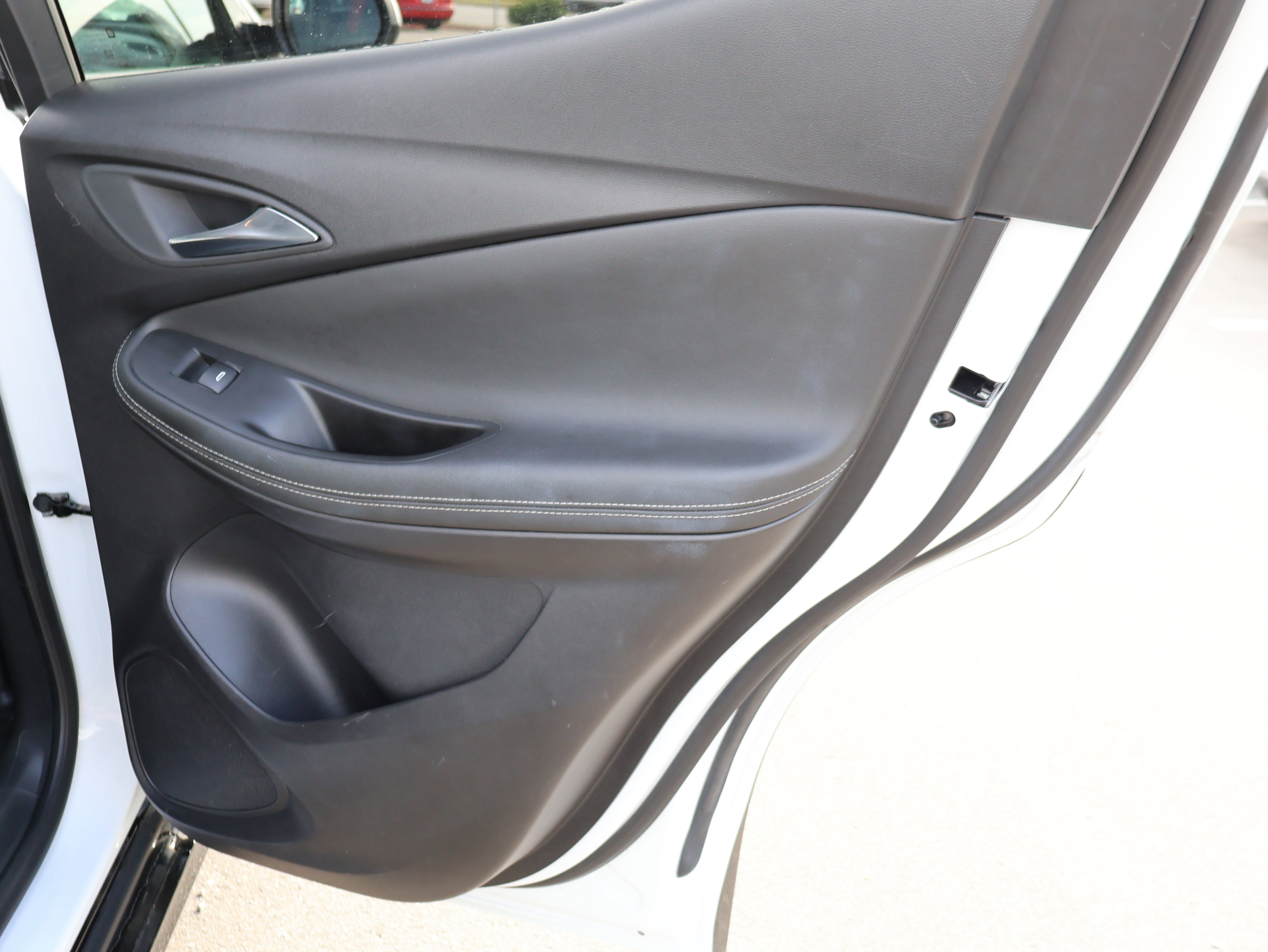 Used 2024 Buick Encore GX Sport Touring image 13