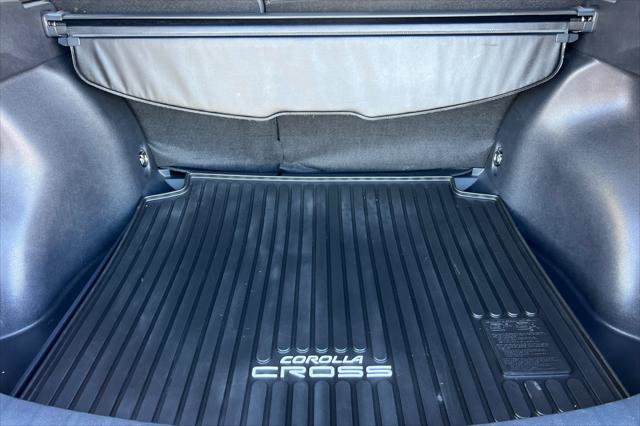 Certified 2022 Toyota Corolla Cross XLE w/ Convenience Package FWD image 15