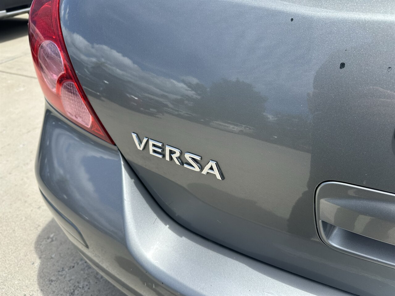 Used 2012 Nissan Versa 1.8 S w/ Plus Pkg FWD image 36