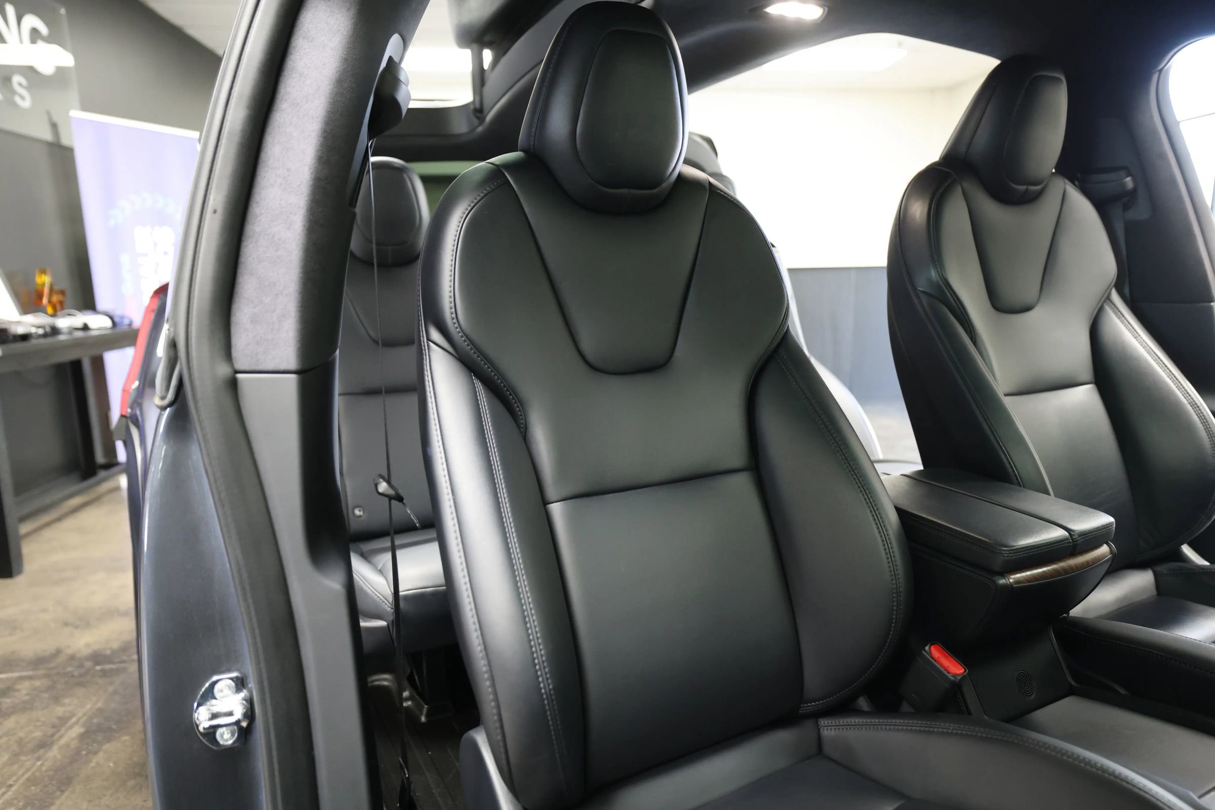 Used 2020 Tesla Model X Long Range AWD/4WD image 38