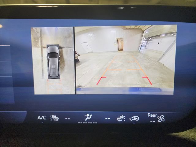 Used 2025 Buick Enclave Preferred image 28