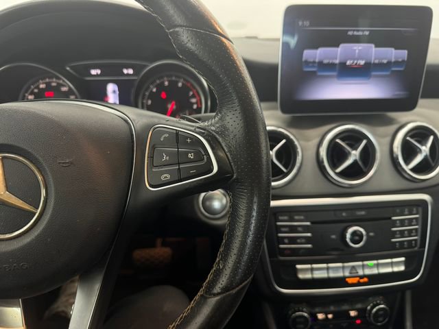 Used 2018 Mercedes-Benz CLA 250 image 23